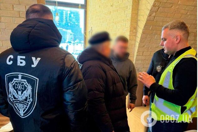 У Києві депутат з Тернопільщини організував схему заробітку на ухилянтах: просив до $10 тис. за послуги. Подробиці та фото