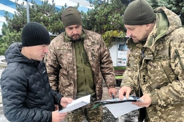 В Одесі чоловік поранив ножем військового ТЦК під час мобілізаційних заходів: усі подробиці