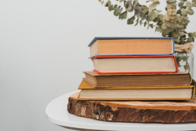 Топ-5 заборонених книг, які можуть дати важливі життєві уроки