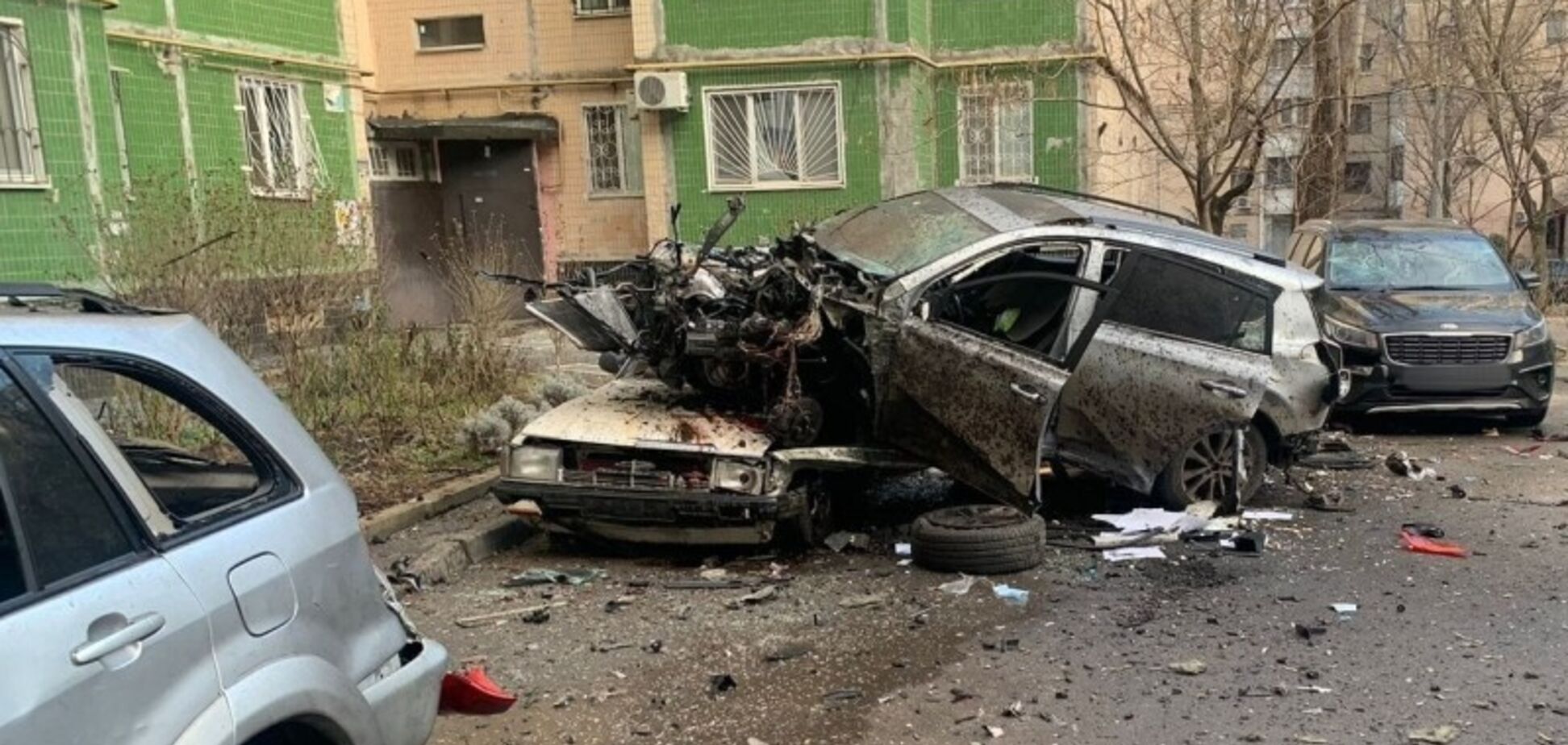 В Одессе взорвалось авто, пострадал мужчина. Фото и видео