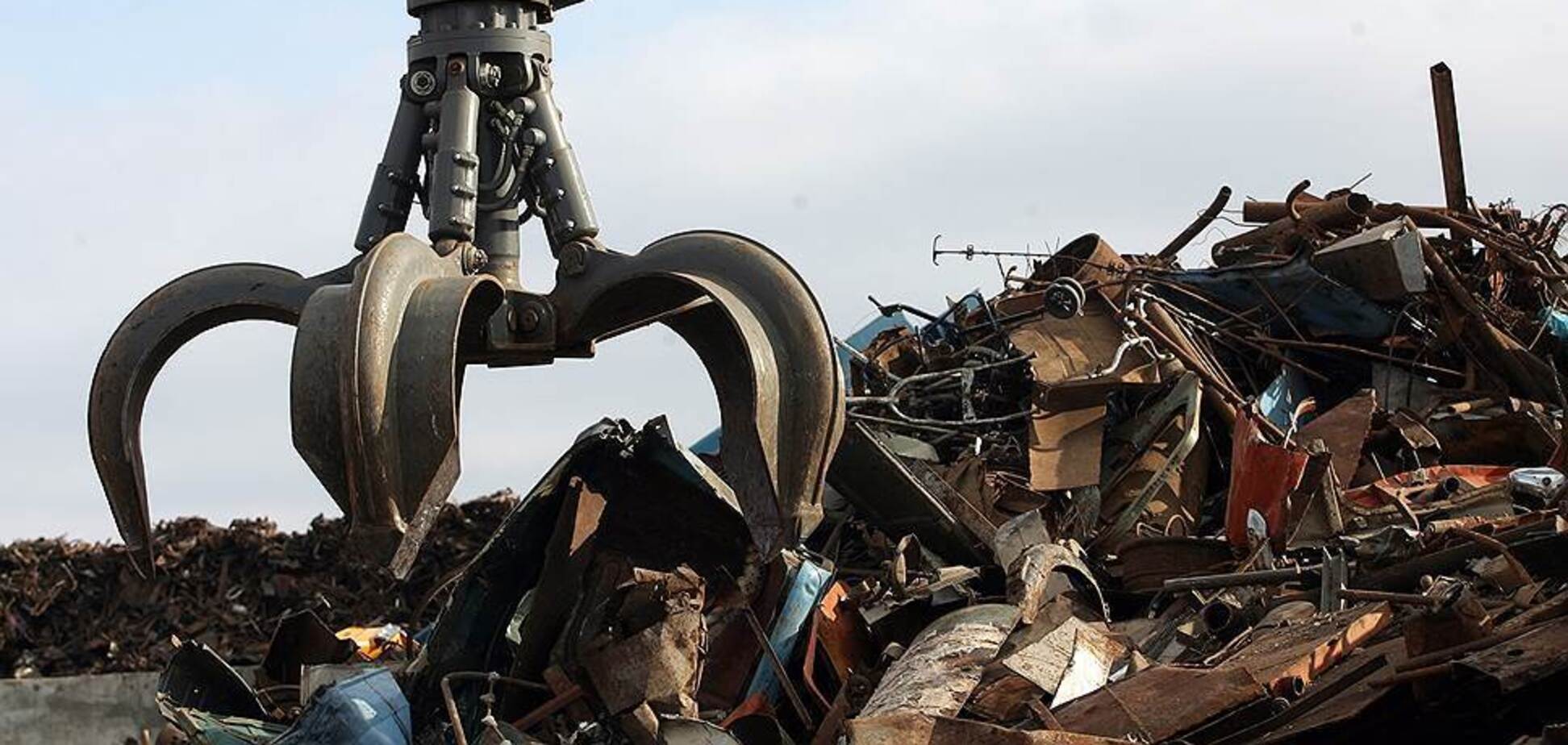 Авторы теневых схем вывоза из Украины лома пытаются судиться с правительством