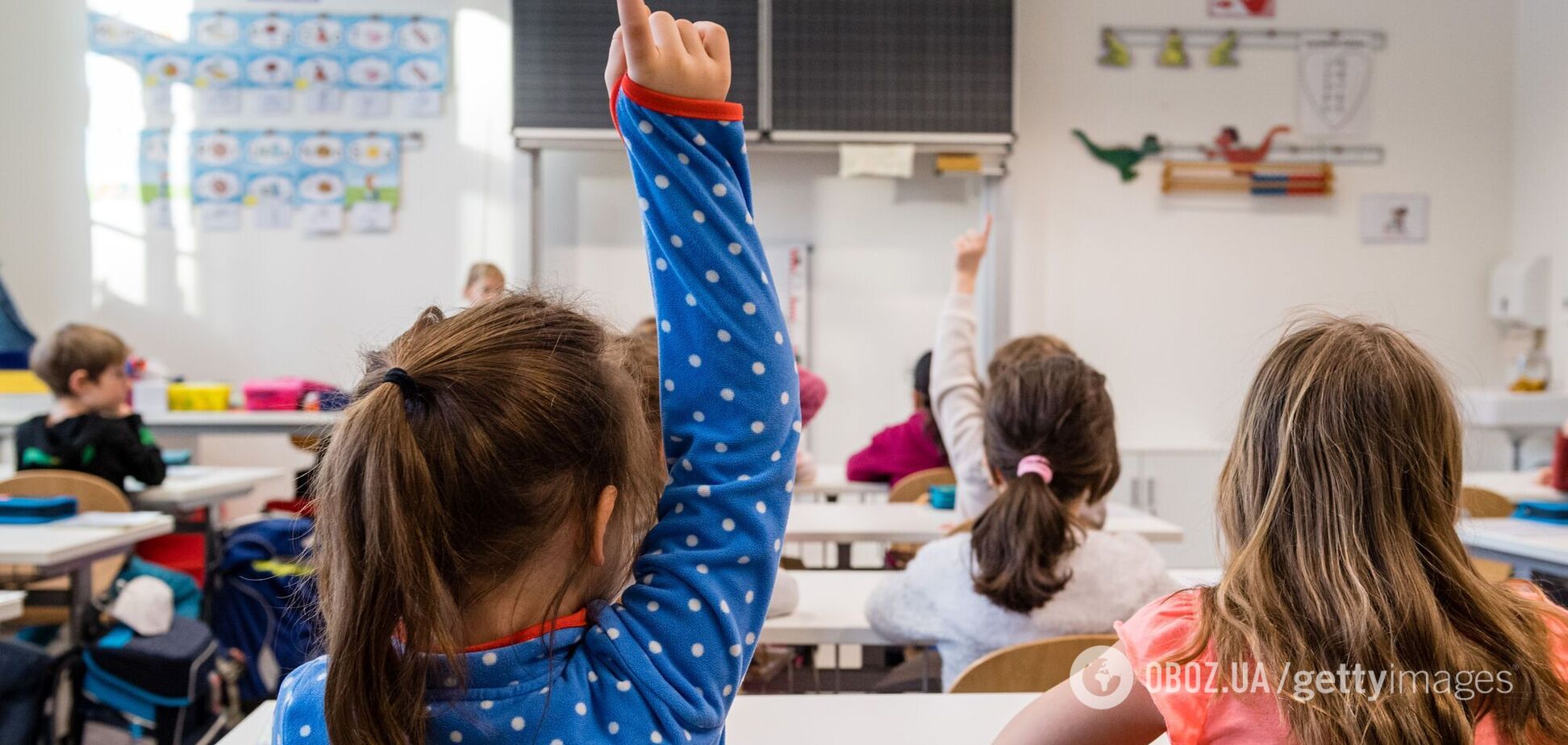 Дети переобуваются в тапочки и грызут морковь прямо на уроке: учительница рассказала факты о начальной школе в Германии, которые очень ее поразили