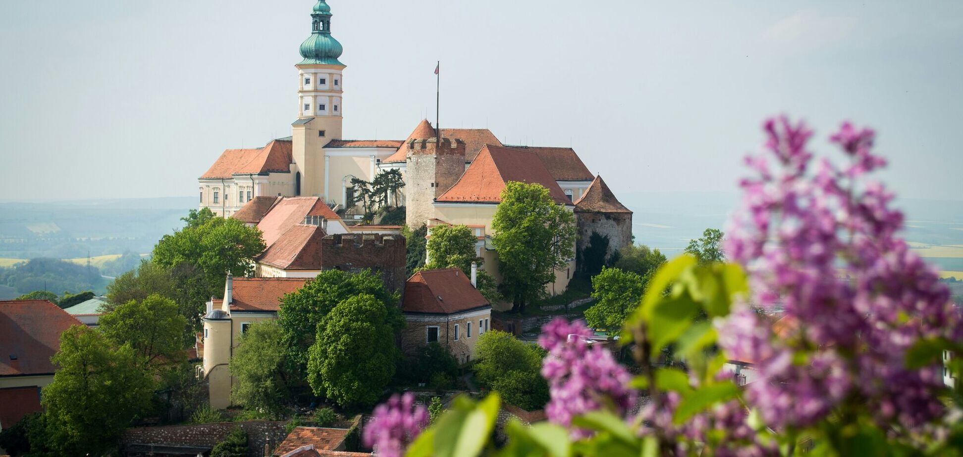 Куда поехать в отпуск весной: лучшие направления