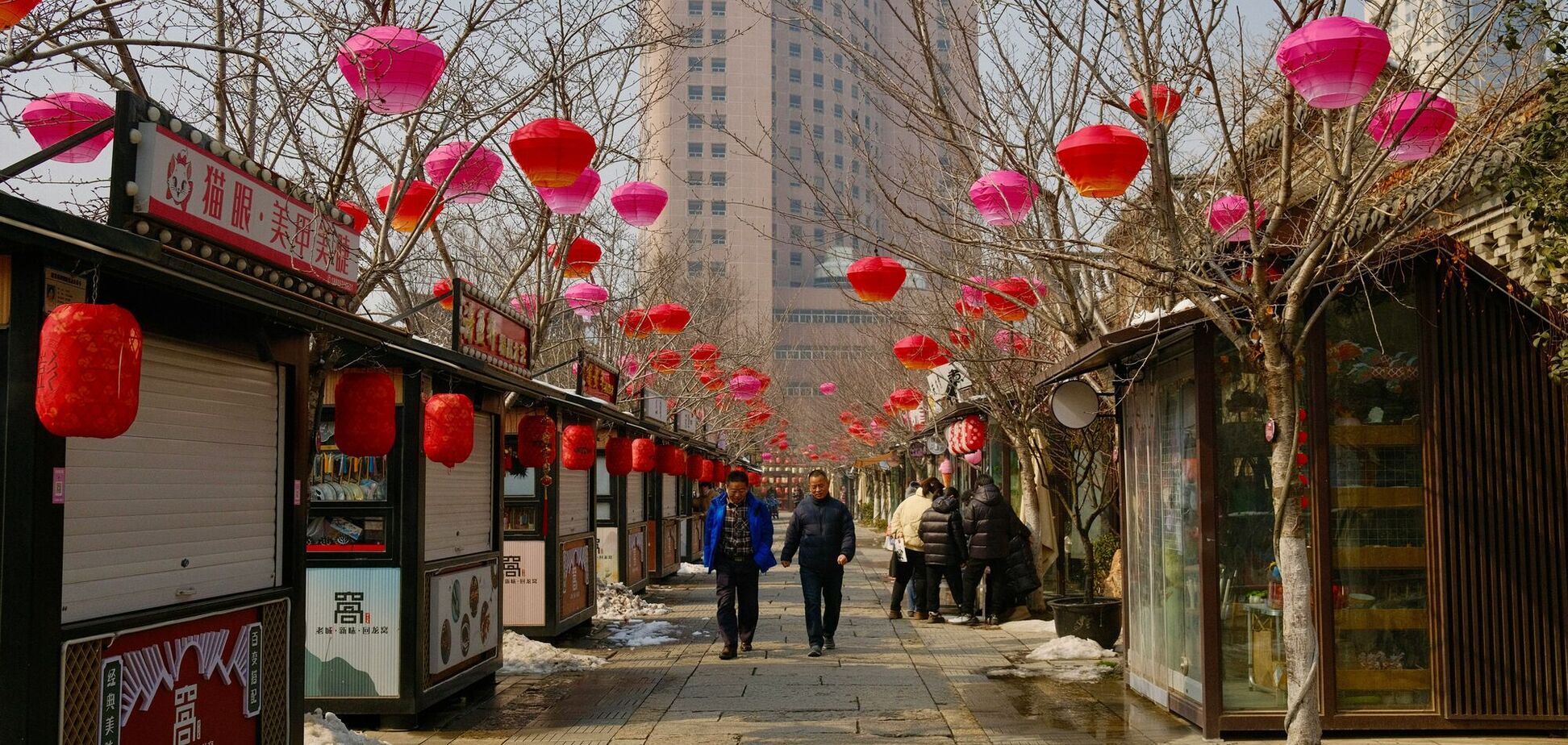 Начался китайский Новый год: почему нельзя выносить мусор и мыть голову