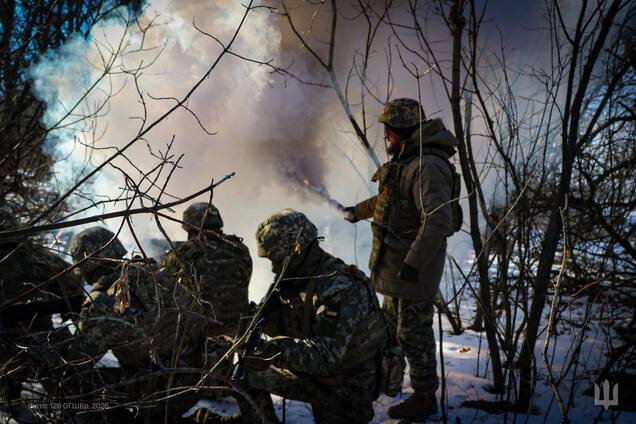 Враг пытается взять в 'клещи': ВСУ продолжают держать оборону в Мирнограде