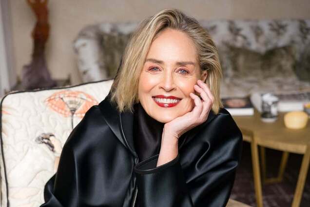 67-летняя Шэрон Стоун, которая призвала не бояться морщин, поразила помолодевшим видом на красной дорожке. Фото