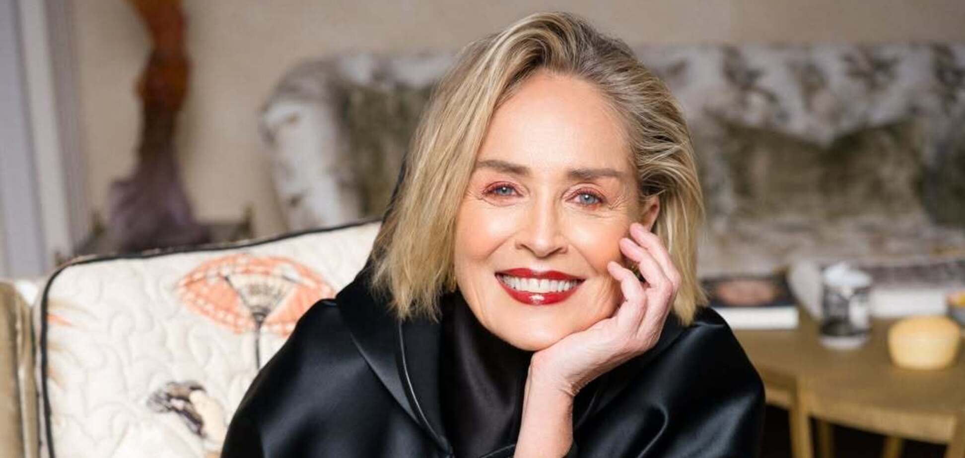 67-летняя Шэрон Стоун, которая призвала не бояться морщин, поразила помолодевшим видом на красной дорожке. Фото