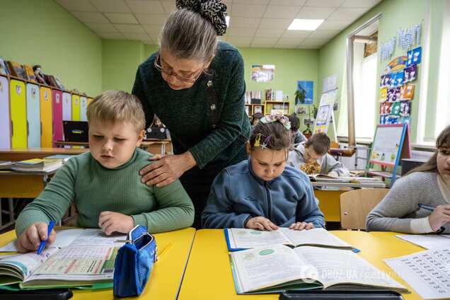 Працює в школі '35 років', нема права на помилку: мережу підкорив топ-3 ознак радянського вчителя