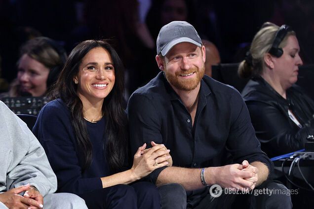 Меган Маркл змінила свою легендарну обручку на нову таємничу прикрасу. Фото