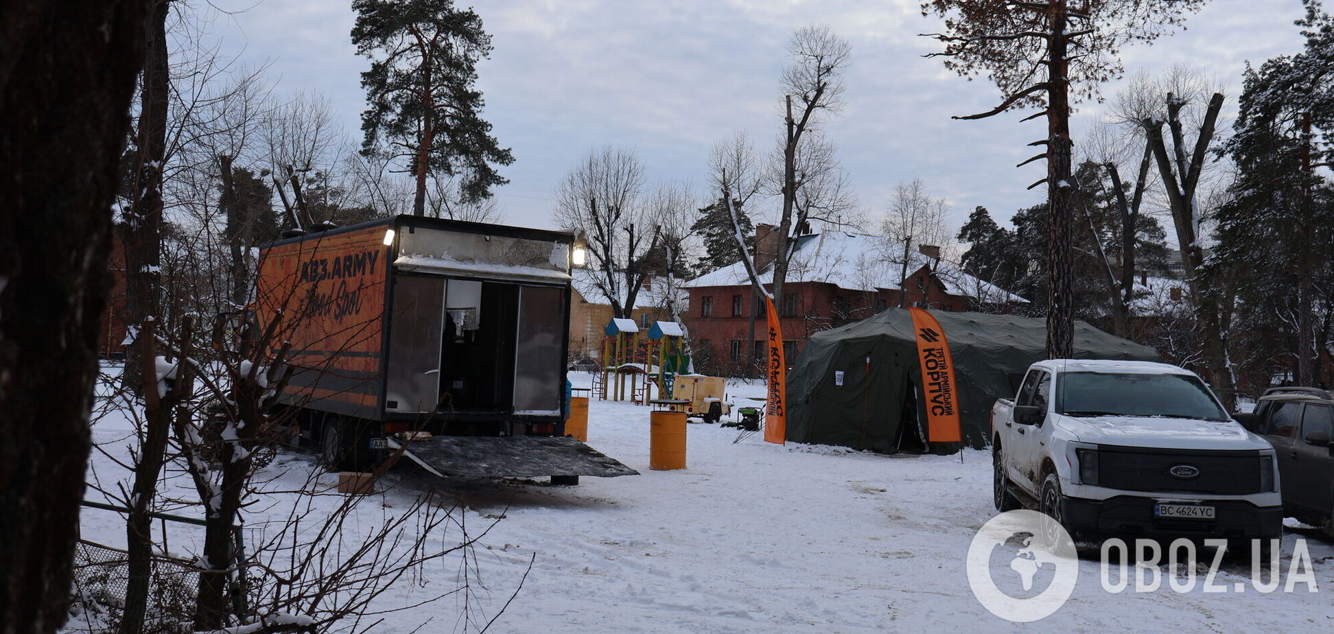 ''Мы объединяем два мира'': Третий армейский корпус продолжает обогревать и кормить киевлян