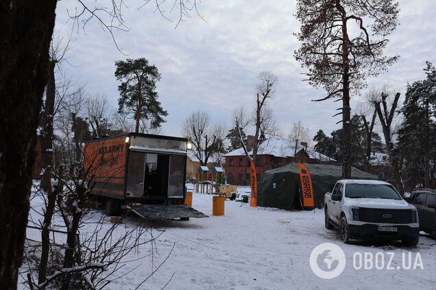 ''Мы объединяем два мира'': Третий армейский корпус продолжает обогревать и кормить киевлян