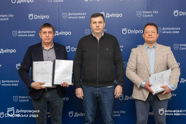 У Дніпрі оновлять міський транспорт: підписано контракт на 15 тролейбусів