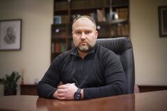 Между Парижем и Танзанией: глава Госфинмониторинга Пронин за год в должности провел более 70 дней за границей. Видео