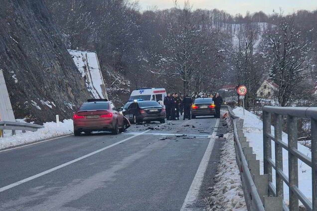 Врізався в авто з кортежу прем’єра: у Чорногорії українець на BMW  влаштував ДТП. Фото
