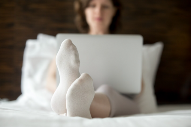 Як зробити шкарпетки білосніжними без відбілювача: простий лайфхак