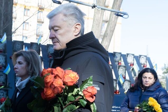 'Должны сохранить Украину, чтобы их жертва не была напрасной': Порошенко почтил память Героев Небесной Сотни