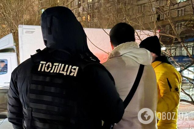 Пропонував ухилянтам виїхати з України у складі футбольної команди: у Києві затримали організатора схеми. Фото