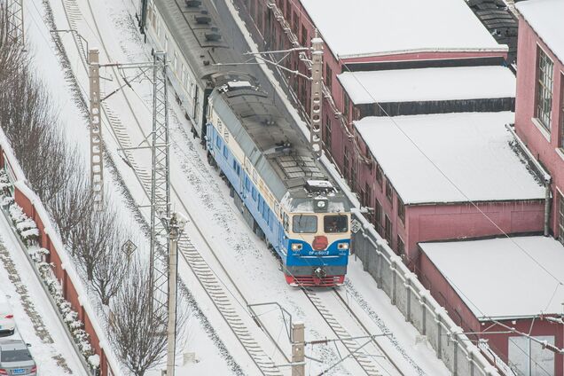 Ілюстрація - поїзд в Україні
