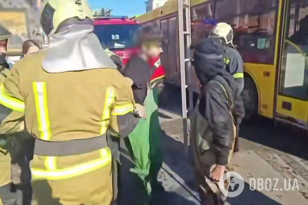 В Киеве двое подростков залезли в подземную реку и не смогли вернуться: подробности спасательной операции. Видео