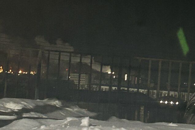 В Енгельсі лунають вибухи і працює ППО: Росія підняла в небо літаки Ту-160