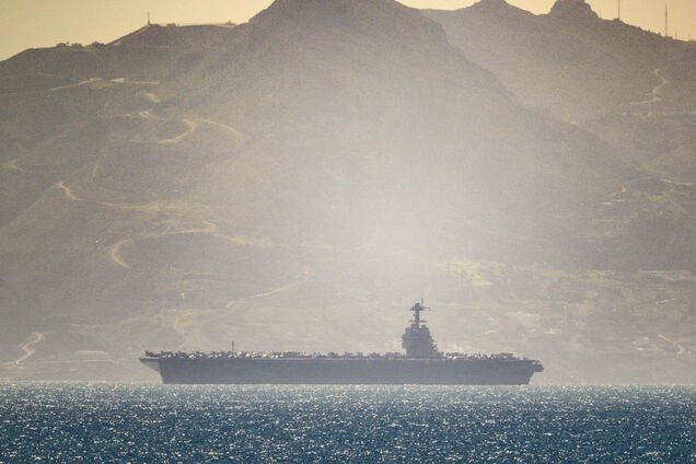 Раніше таке завжди завершувалось ударами: США стягнули до Ірану половину своєї військової авіації. Карта