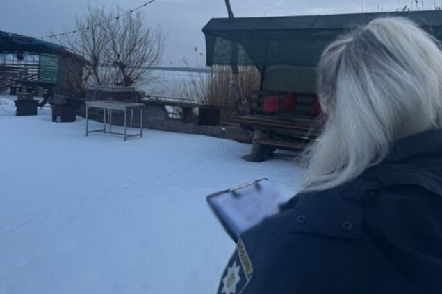 В Одесской области пограничники спасли детей, которые провалились под тонкий лед. Видео