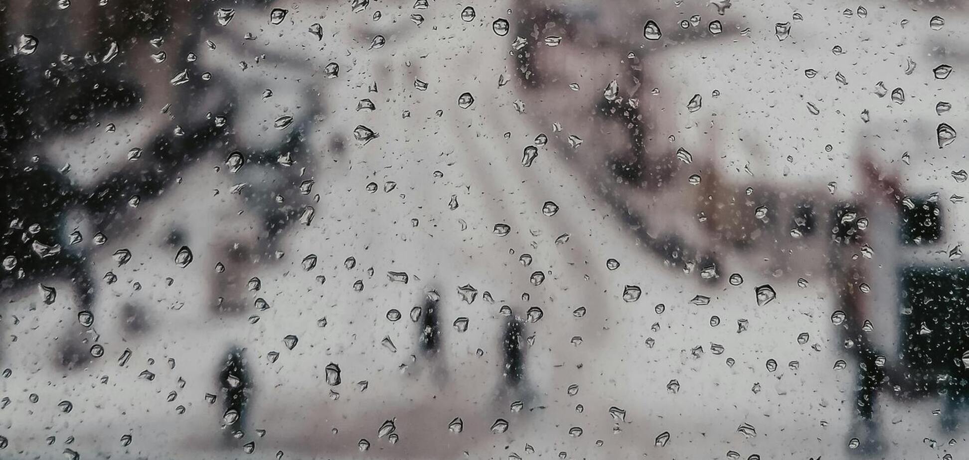 Тепліше, але з дощем і мокрим снігом: синоптик розповіла, як почнеться останній тиждень зими в Україні