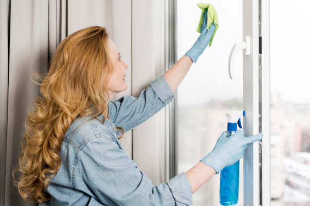 Как эффективно бороться с черной плесенью на окнах: действенный и бюджетный лайфхак