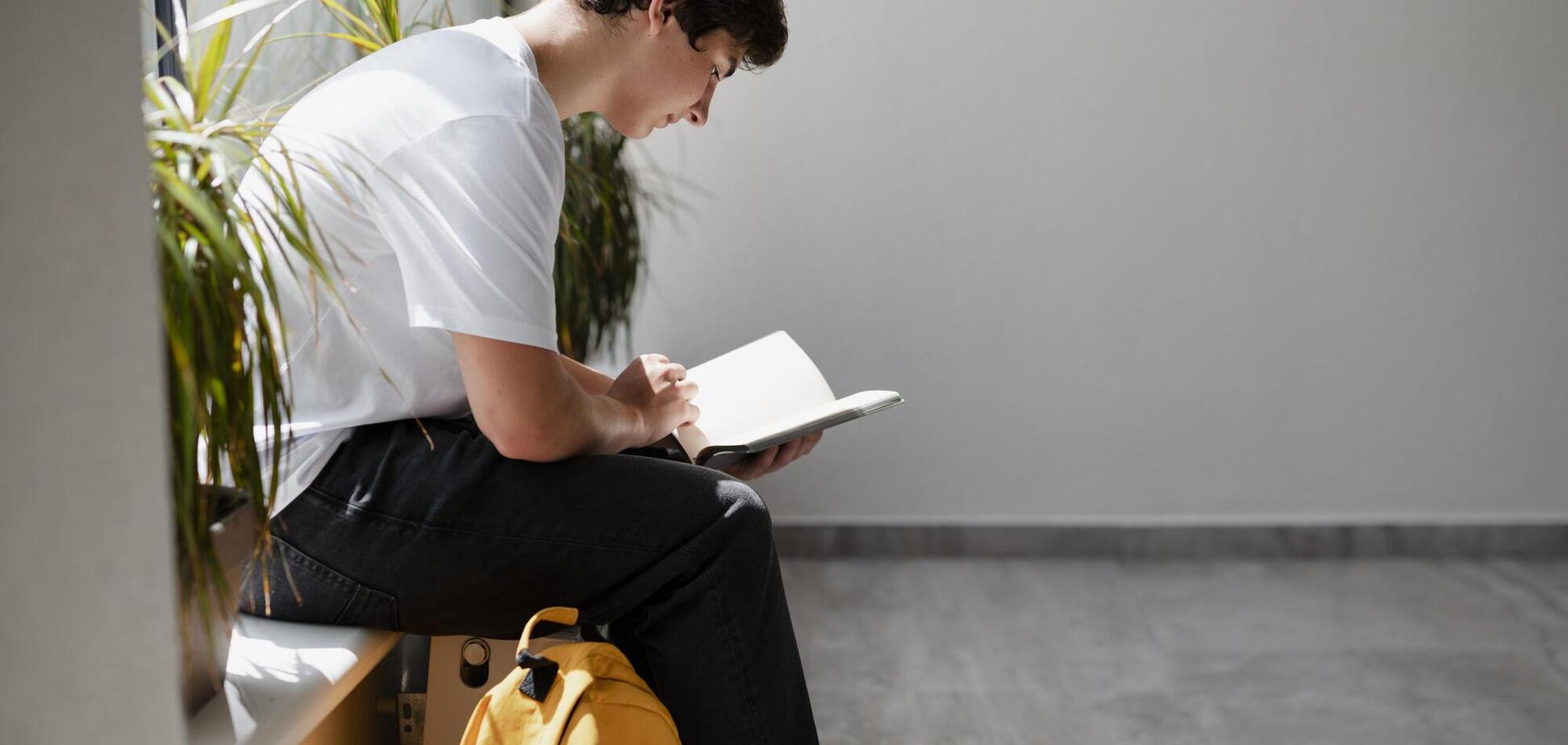 Поставили двойку за спор с преподавателем и отказ мыть пол: украинцы делятся криком души из-за несправедливых оценок