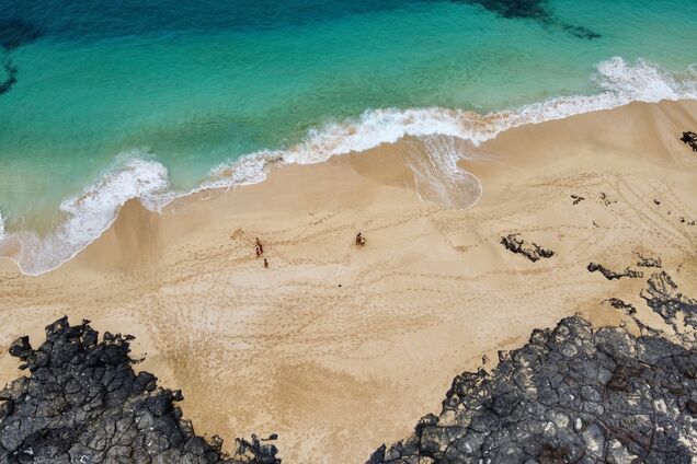 Немає машин і доступні ціни: туристам порадили рай на Канарах
