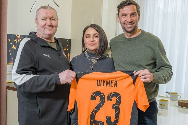 Дом для восстановления: Ринат Ахметов подарил дом защитнику Украины Виталию Шумею