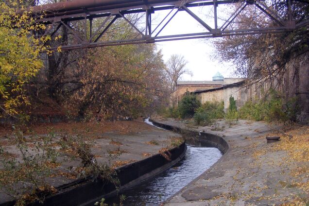 Приватні будинки впритул до річки: який вигляд мала Либідь у Києві в 1916 році. Унікальне фото