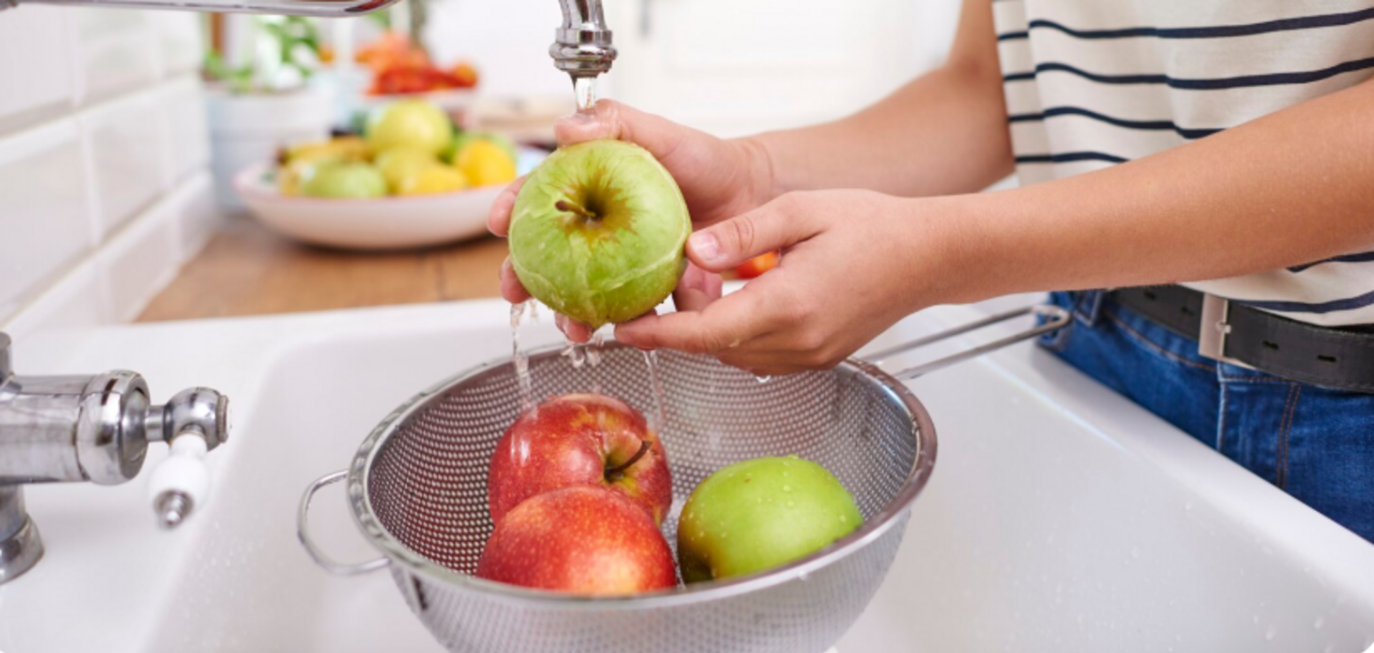 Як правильно мити овочі та фрукти і чи треба їх замочувати: розвіюємо міфи