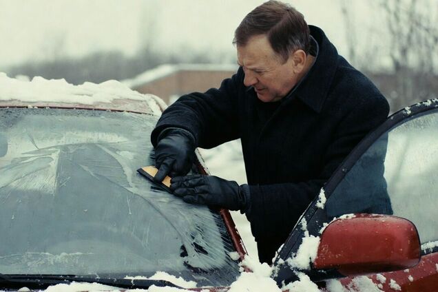 Скребок не понадобится: как сделать, чтобы лобовое стекло авто не замерзало