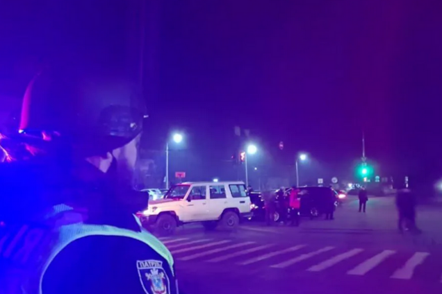 'Почула крики': мешканка Миколаєва розповіла про теракт, внаслідок якого постраждали поліцейські. Фото і відео