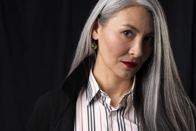 Які помилки в макіяжі роблять жінки після 50: це одразу додає віку