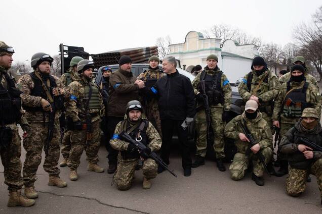 Порошенко в четверту річницю вторгнення РФ: зараз Україні потрібна системна робота і компетентний уряд