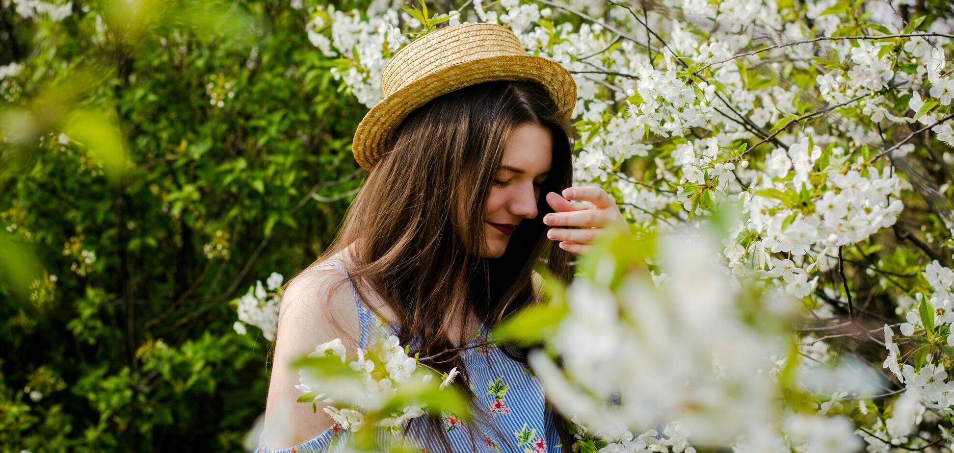 Как изменить уход за волосами с приходом весны: 5 полезных советов для сияющей прически