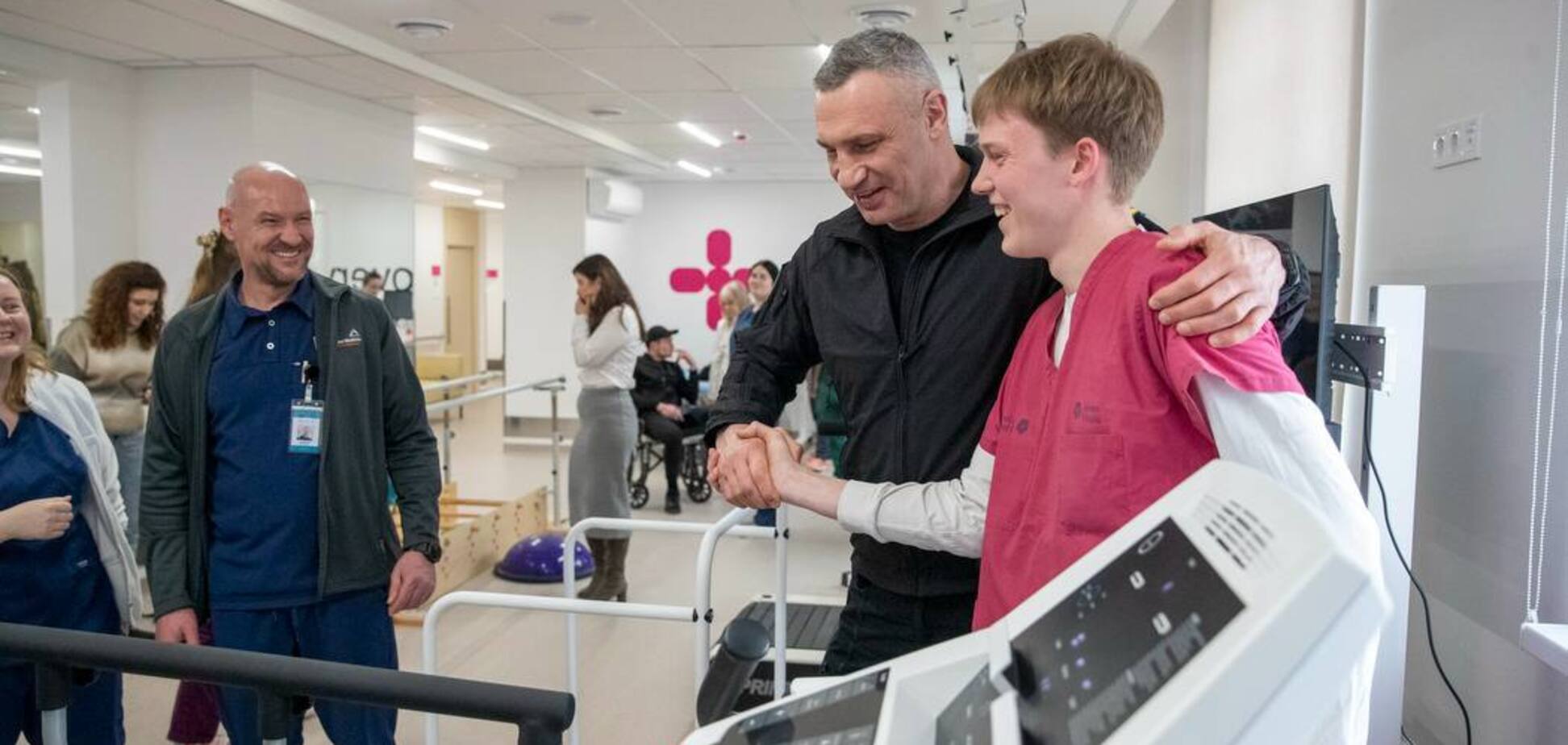 У лікарні Києва відкрили нове відділення фізичної та реабілітаційної медицини: Кличко показав фото