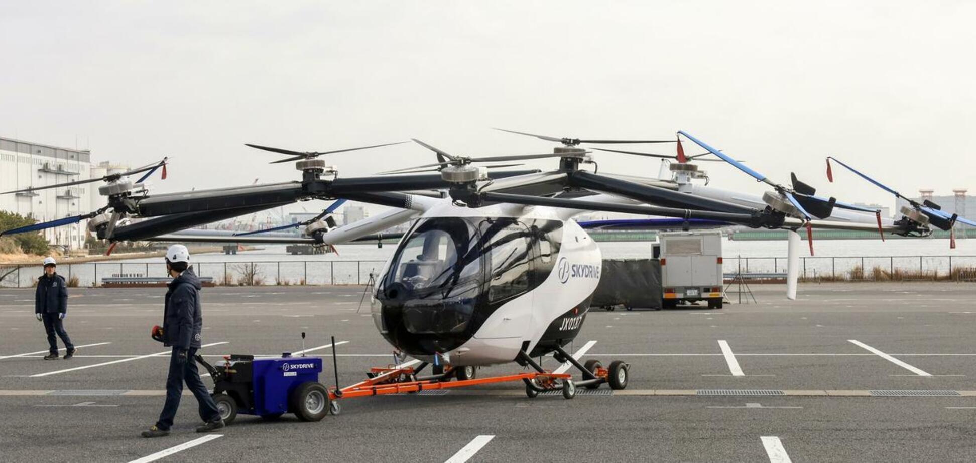 В Токио впервые испытали летающий автомобиль SkyDrive. Видео