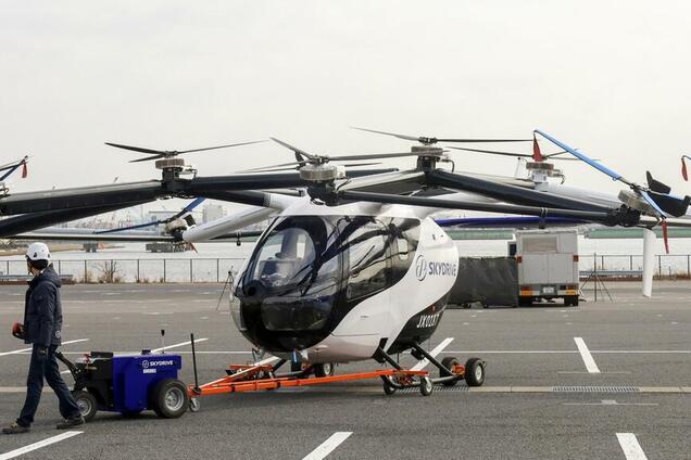 В Токио впервые испытали летающий автомобиль SkyDrive. Видео