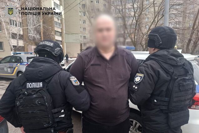 'Став 'відомим' на всю країну': у Києві затримали чоловіка, який поглумився над Меморіалом на Майдані. Фото