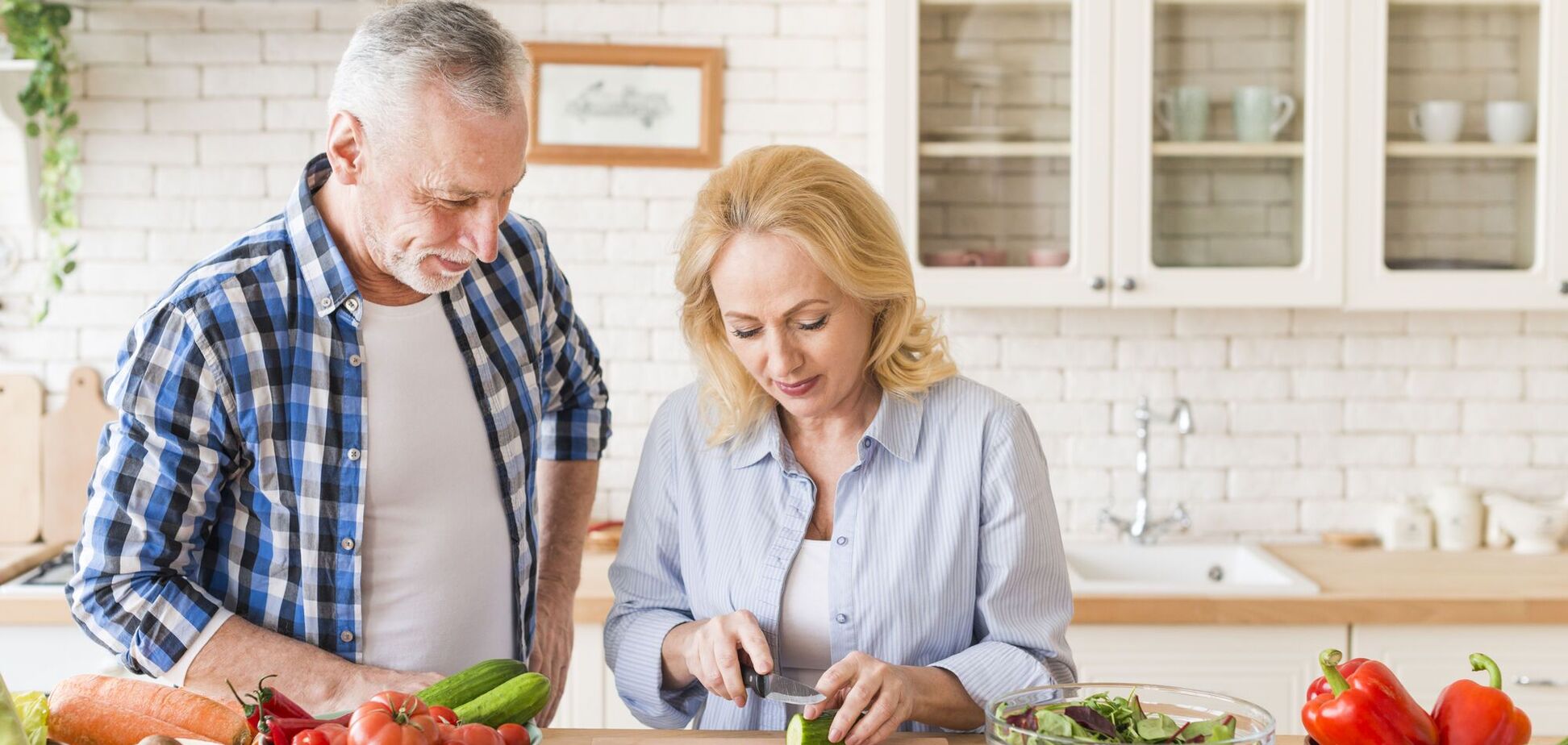 Жити до 100 і не набирати зайве: дослідник 'блакитних зон' назвав несподіване правило