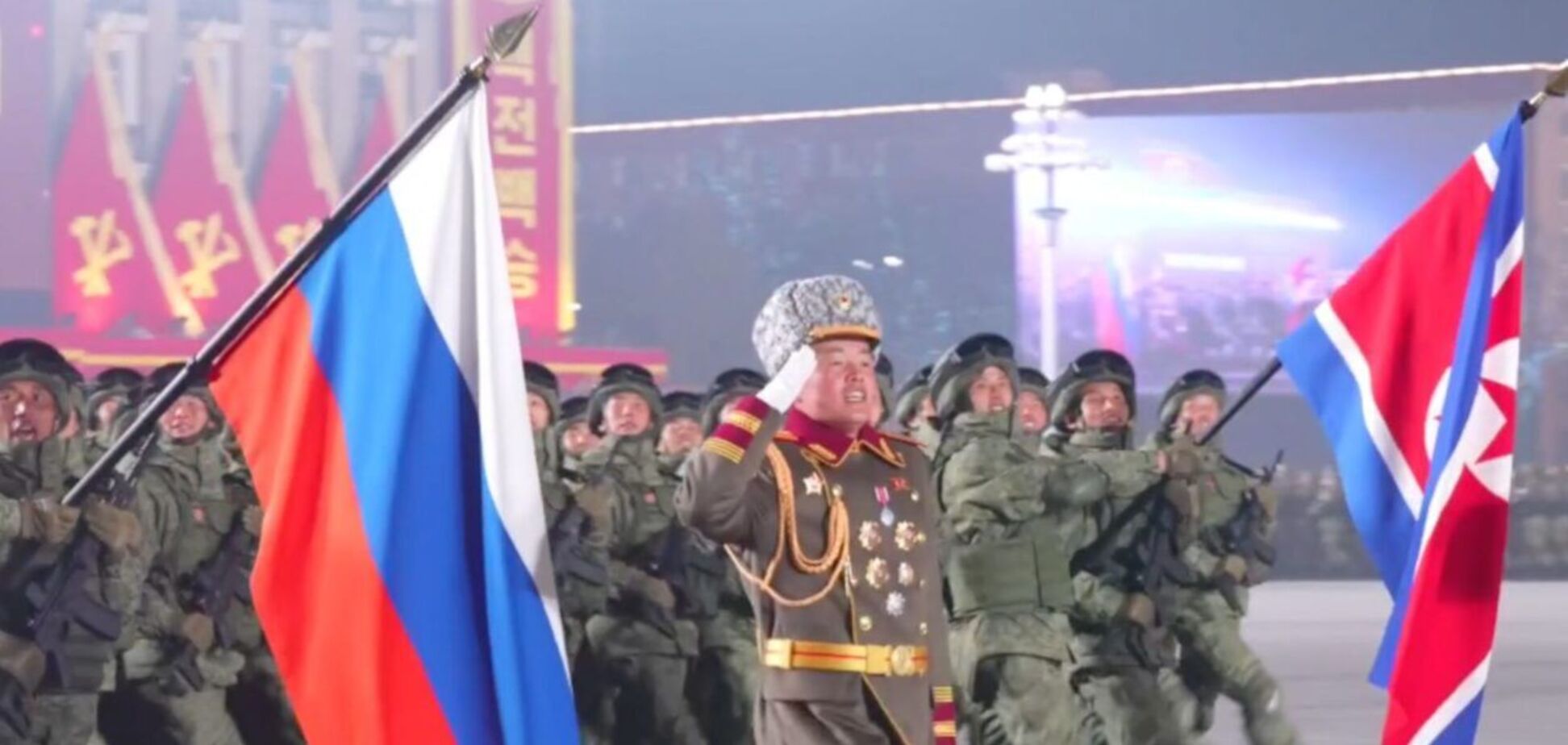 'Гордиться нечем': Ким Чен Ын показал на параде солдат, которые воевали против Украины. Видео