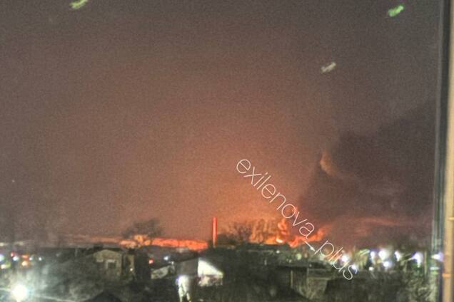 У Генштабі підтвердили ураження нафтобази в Луганську і розповіли про удари по інших  логістичних об’єктах ворога. Фото і відео