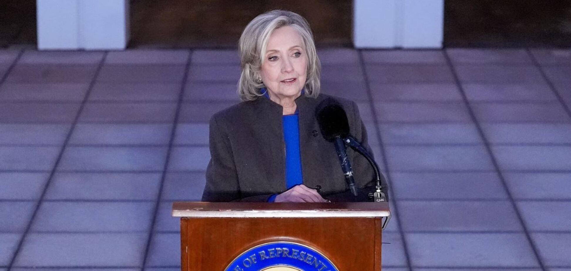 'Не мала жодного уявлення': Гілларі Клінтон дала свідчення у справі Епштейна