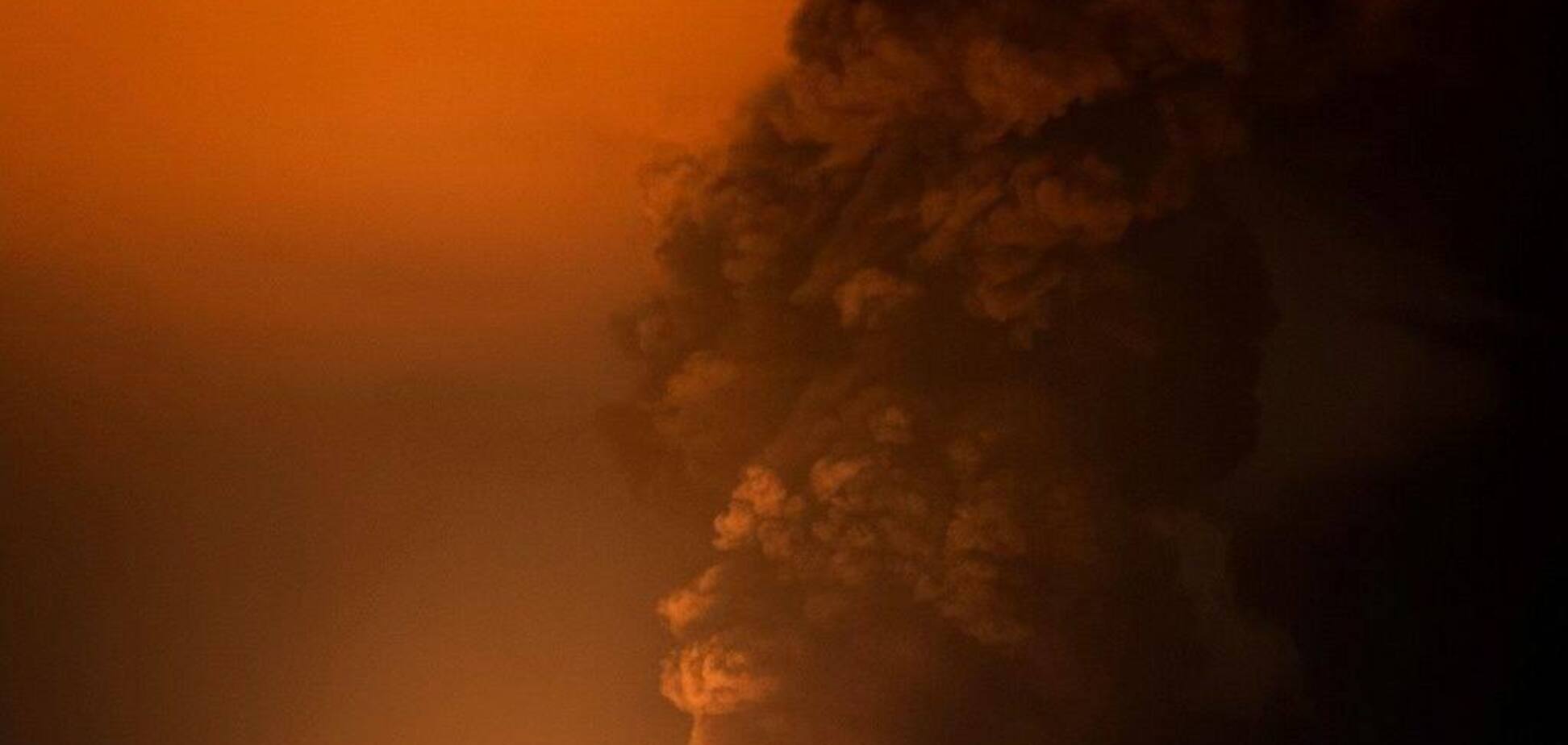 У Краснодарському краї дрони атакували НПЗ, сталась пожежа: кажуть, що 'впали уламки'