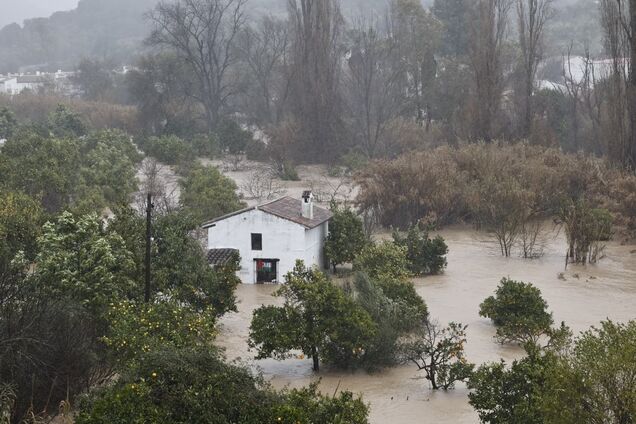 Руйнівні шторми охопили Середземномор'я: вчені з'ясували причину негоди