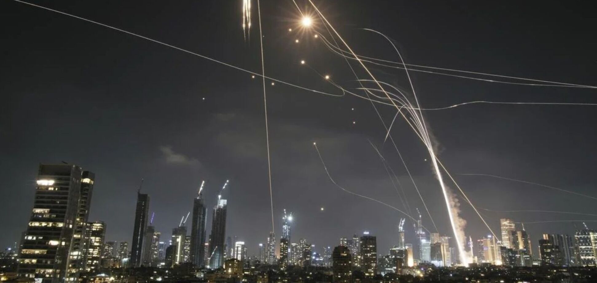 'Нагадує те, що ми бачимо у власних містах': Сибіга висловив солідарність країнам Близького Сходу через атаки 'Шахедів'