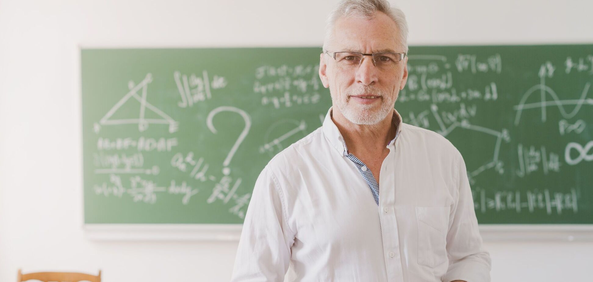 'Если ребенок сдал НМТ по математике на 195 баллов, почему такой учитель не может работать?' Сеть всколыхнула дискуссия из-за педагогов 60+